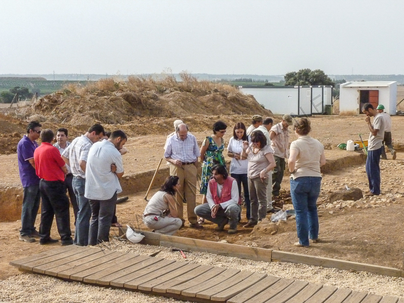 38 Visita de Atoridades a la excavaciÃ³n de Soto (Tumba, Huelva)